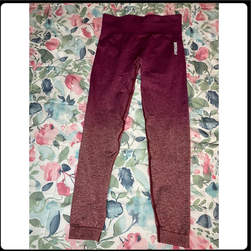 GYMSHARK ombré burgundy leggings size M